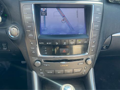 Used 2011 Lexus IS 250C image 10