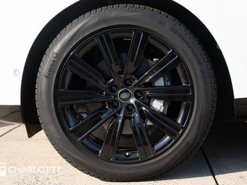 Used 2023 Land Rover Range Rover SE image 9