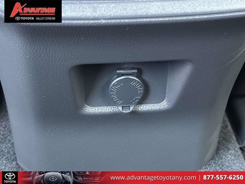 Used 2025 Toyota RAV4 LE AWD/4WD image 17