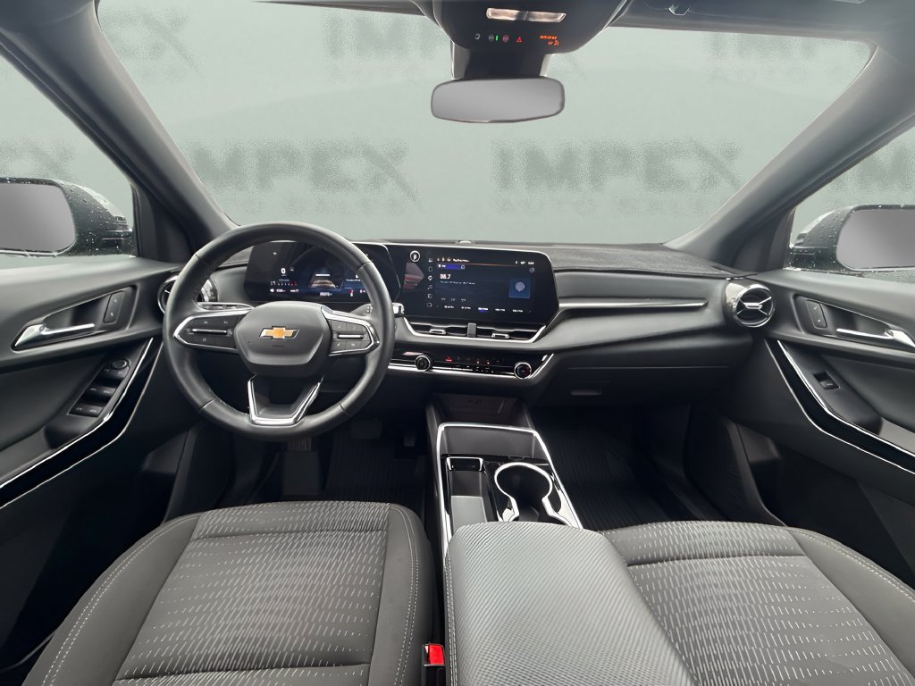 Used 2025 Chevrolet Equinox LT AWD/4WD image 11