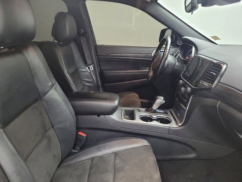 Used 2021 Jeep Grand Cherokee Laredo X RWD image 21