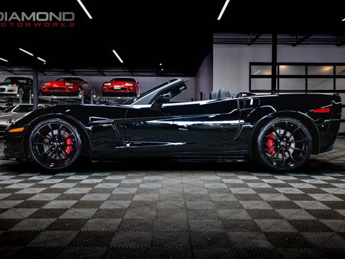Used 2013 Chevrolet Corvette 427 w/ Z06 Carbon Fiber Package image 9
