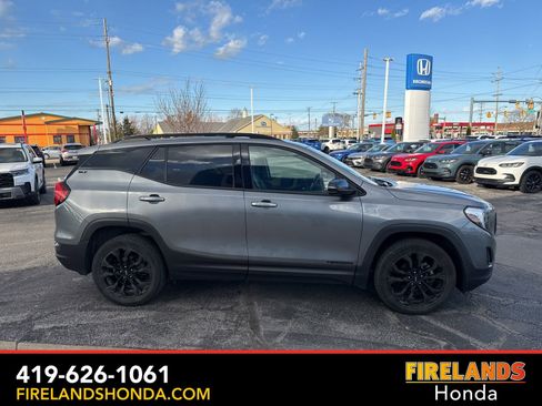 Used 2019 GMC Terrain SLT w/ Preferred Package image 4