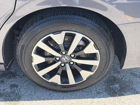 Certified 2025 Honda Odyssey EX-L image 9