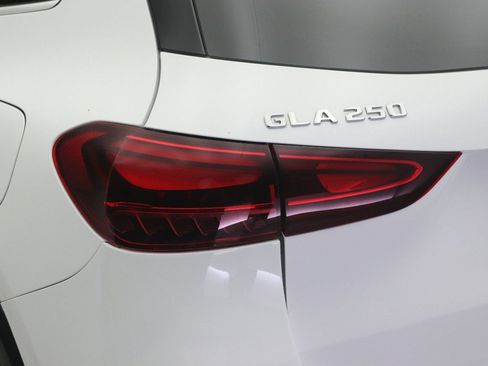 Certified 2025 Mercedes-Benz GLA 250 image 18