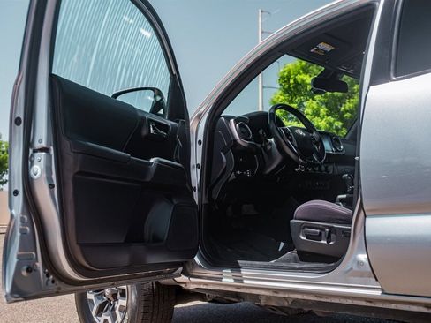 Used 2023 Toyota Tacoma TRD Off-Road AWD/4WD image 20