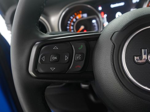 Used 2023 Jeep Wrangler Sport S image 17