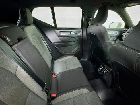 Used 2025 Volvo XC40 B5 Core image 26