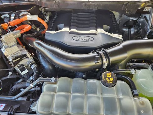 Used 2021 Ford F150 Platinum w/ Equipment Group 701A High AWD/4WD image 31