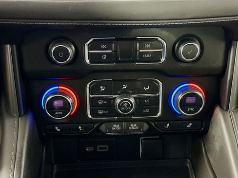 Used 2023 Chevrolet Tahoe Z71 w/ Luxury Package image 16