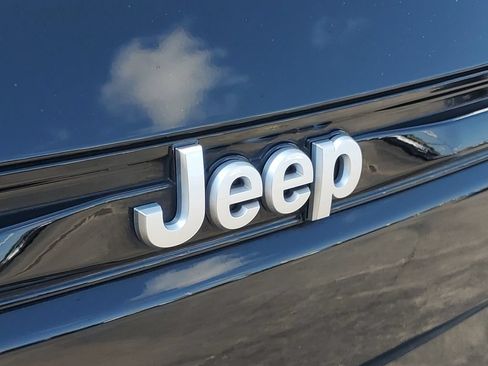 Used 2024 Jeep Grand Cherokee Limited AWD/4WD image 32