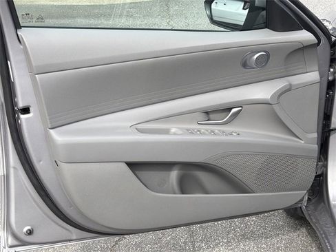 New 2026 Hyundai Elantra SE image 10