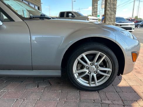 Used 2010 MAZDA MX-5 Miata Sport w/ Convenience Pkg image 11