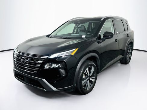 Used 2026 Nissan Rogue SL FWD image 3
