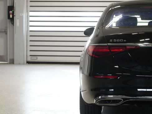 New 2026 Mercedes-Benz S 580e 4MATIC Sedan image 12