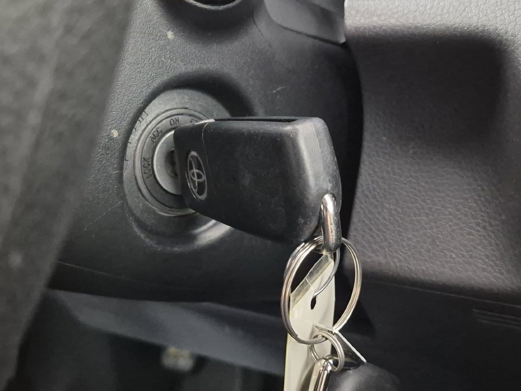 Used 2020 Toyota Camry LE w/ Carpet Mat Package FWD image 27
