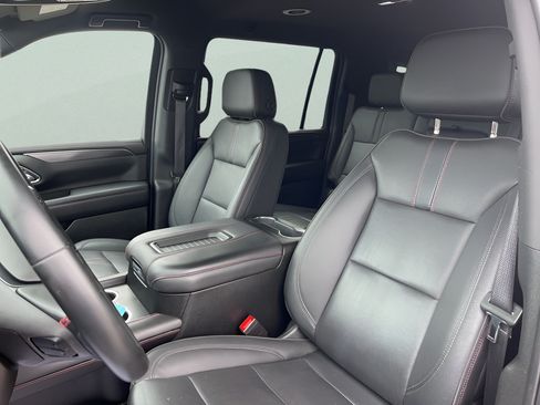 Used 2023 Chevrolet Suburban RST w/ Sport Performance Package AWD/4WD image 14