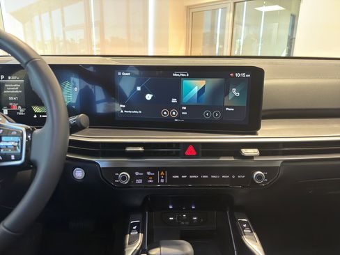 Used 2025 Kia Sorento EX w/ Panoramic Sunroof Package image 16