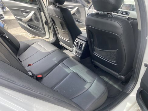 Used 2018 BMW 320i Sedan w/ Convenience Package RWD image 16