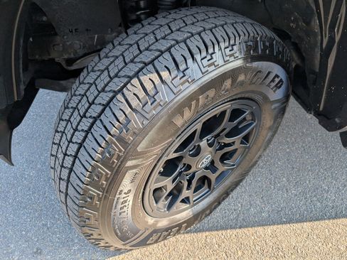 Used 2021 Toyota Tacoma SR5 image 21