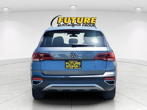 Used 2024 Volkswagen Taos SE FWD image 5