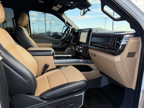 Used 2023 Ford F350 Lariat w/ Lariat Ultimate Package image 10