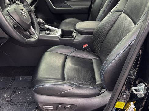 Certified 2022 Toyota RAV4 SE image 20