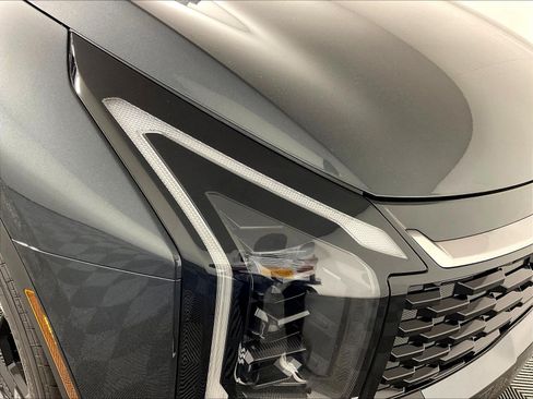 New 2026 Kia Sportage EX FWD image 8