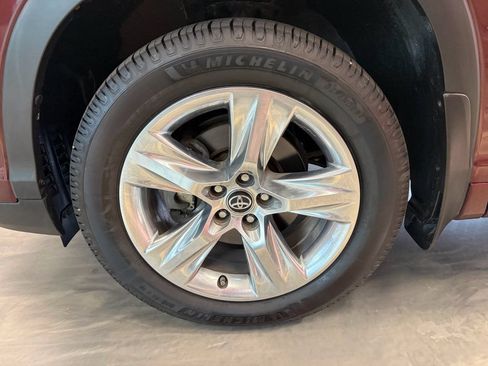 Used 2018 Toyota Highlander Limited AWD/4WD image 29