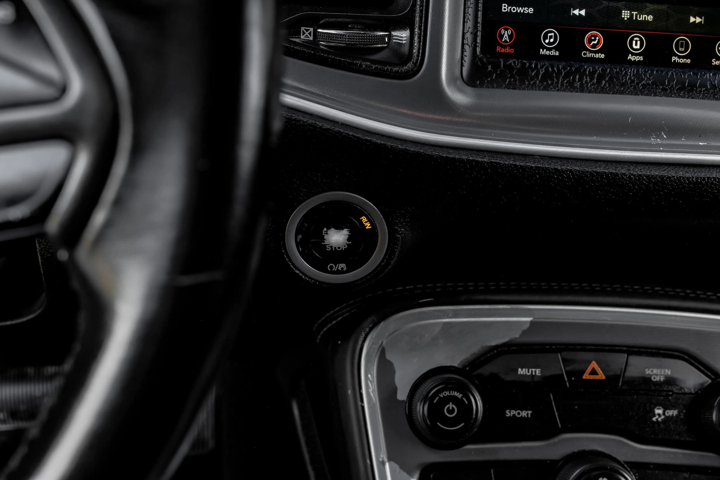 Used 2019 Dodge Challenger SXT RWD image 27