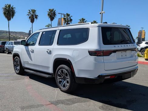 Certified 2024 Jeep Wagoneer L Series II image 3