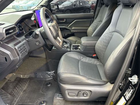 Used 2025 Toyota 4Runner TRD Off-Road Premium image 11