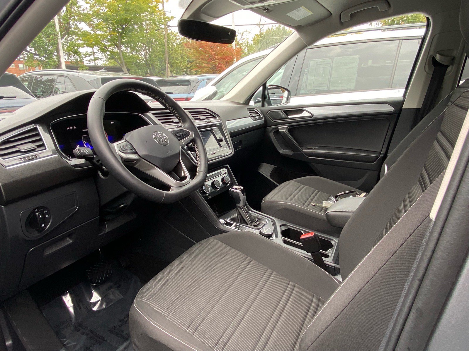Certified 2024 Volkswagen Tiguan S AWD/4WD image 10