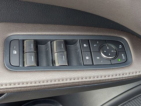 Certified 2025 Lexus RX 350 w/ Luxury Package image 22