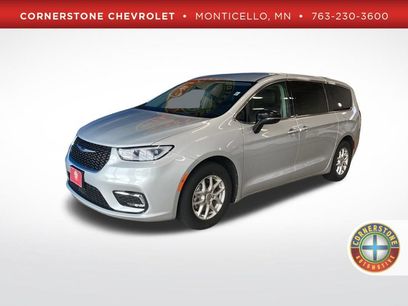 Used 2024 Chrysler Pacifica Touring-L