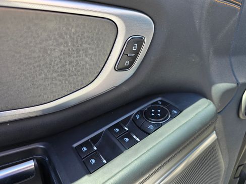 Used 2025 Ford Expedition Tremor AWD/4WD image 19