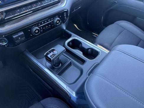 Used 2023 Chevrolet Silverado 1500 LT AWD/4WD image 29