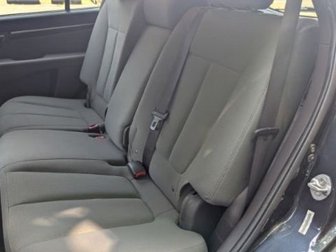 Used 2010 Hyundai Santa Fe GLS image 19