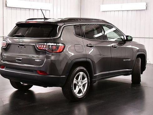 Used 2023 Jeep Compass Latitude w/ Convenience Group AWD/4WD image 7