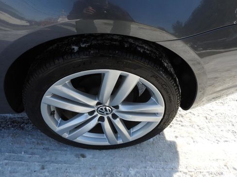 Used 2015 Volkswagen Eos Executive image 14