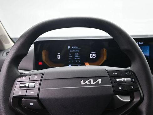 Used 2025 Kia K4 FWD image 14