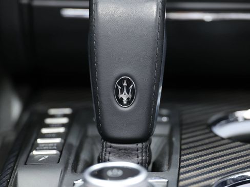 Used 2022 Maserati Quattroporte Trofeo RWD image 41