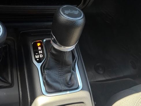 Used 2022 Jeep Wrangler Sport AWD/4WD image 22