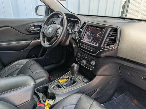 Used 2021 Jeep Cherokee Latitude Lux w/ Comfort/Convenience Group AWD/4WD image 36