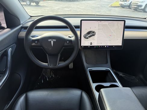 Used 2022 Tesla Model Y Performance image 14