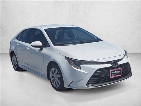 Used 2024 Toyota Corolla LE FWD image 3