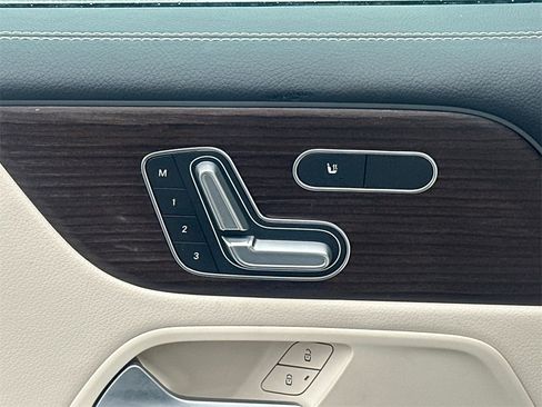 Certified 2025 Mercedes-Benz GLB 250 image 11