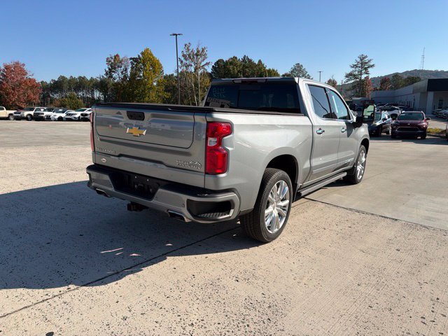 Used 2025 Chevrolet Silverado 1500 High Country w/ High Country Premium Package AWD/4WD image 9