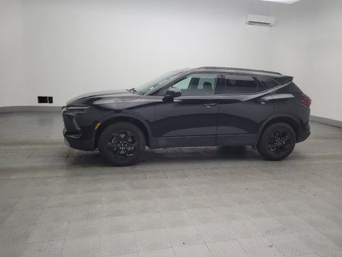 Used 2024 Chevrolet Blazer LT w/ Convenience Package FWD image 2