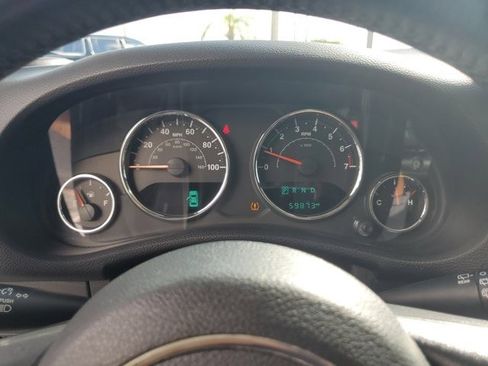 Used 2016 Jeep Wrangler Unlimited Sahara w/ Connectivity Group AWD/4WD image 30